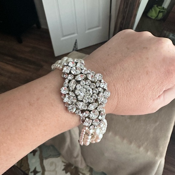 Haute bridal couture 5 string pearl bracelet /NWOT - Picture 4 of 5